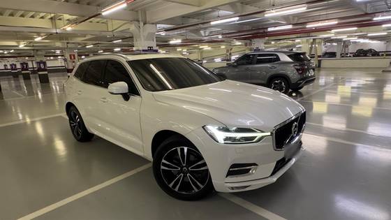 VOLVO XC60 2.0 T5 GASOLINA MOMENTUM AWD GEARTRONIC VOLVO XC60 2.0 T5 GASOLINA MOMENTUM AWD GEARTRONIC